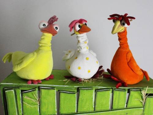Drei Hühnerpuppen